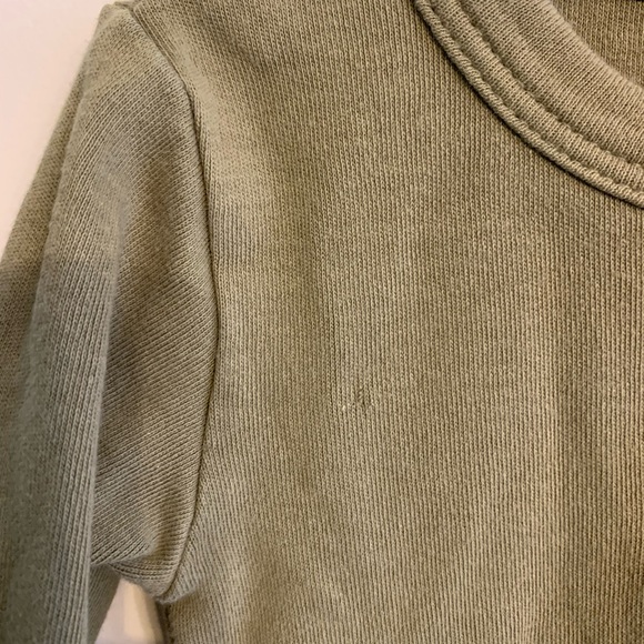 Olive Parade Organics 0-3 month Onsie - Picture 4 of 5